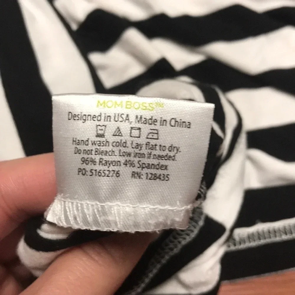 Itzy Ritzy Black & White Stripe Mom Boss Cover